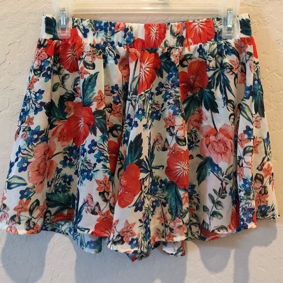 Show Me Your MuMu Pants - Show Me Your Mumu White Floral Carlos Swing Shorts
